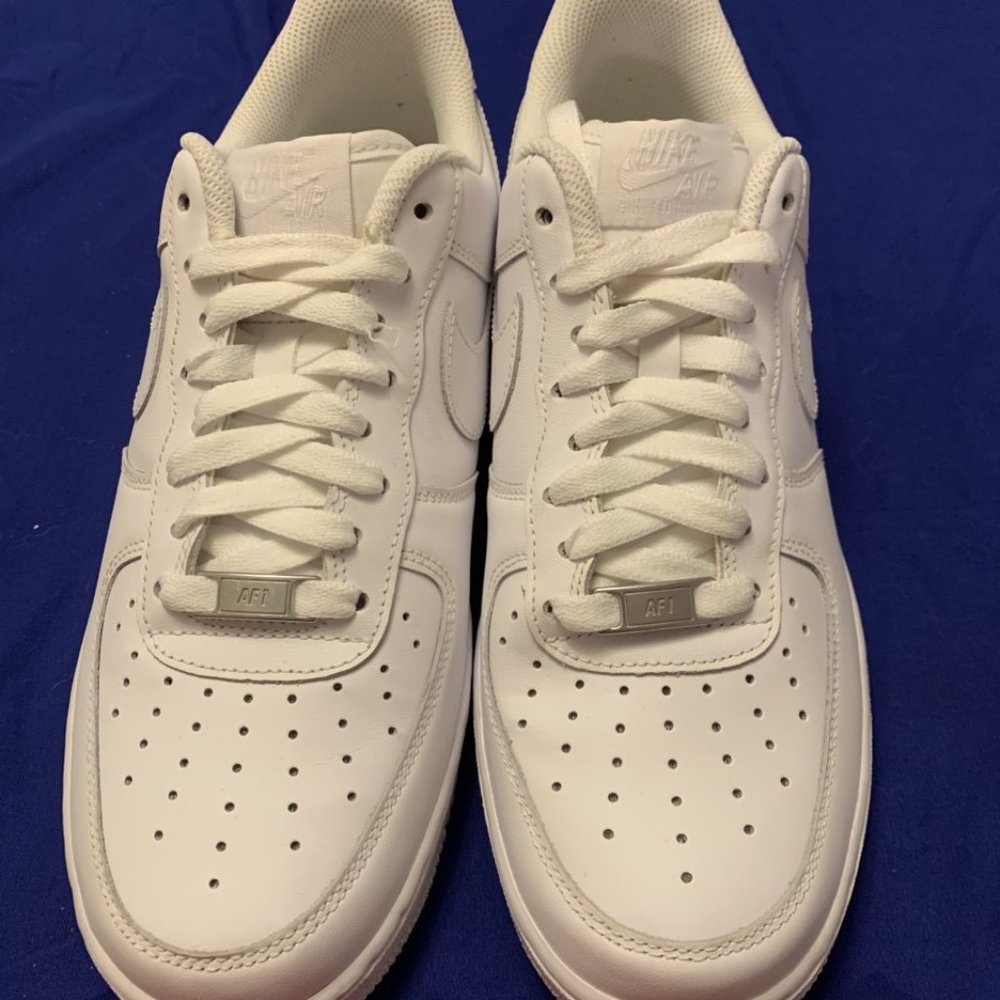 NWOB NIKE AIR FORCE 1 Women's Size 10.5